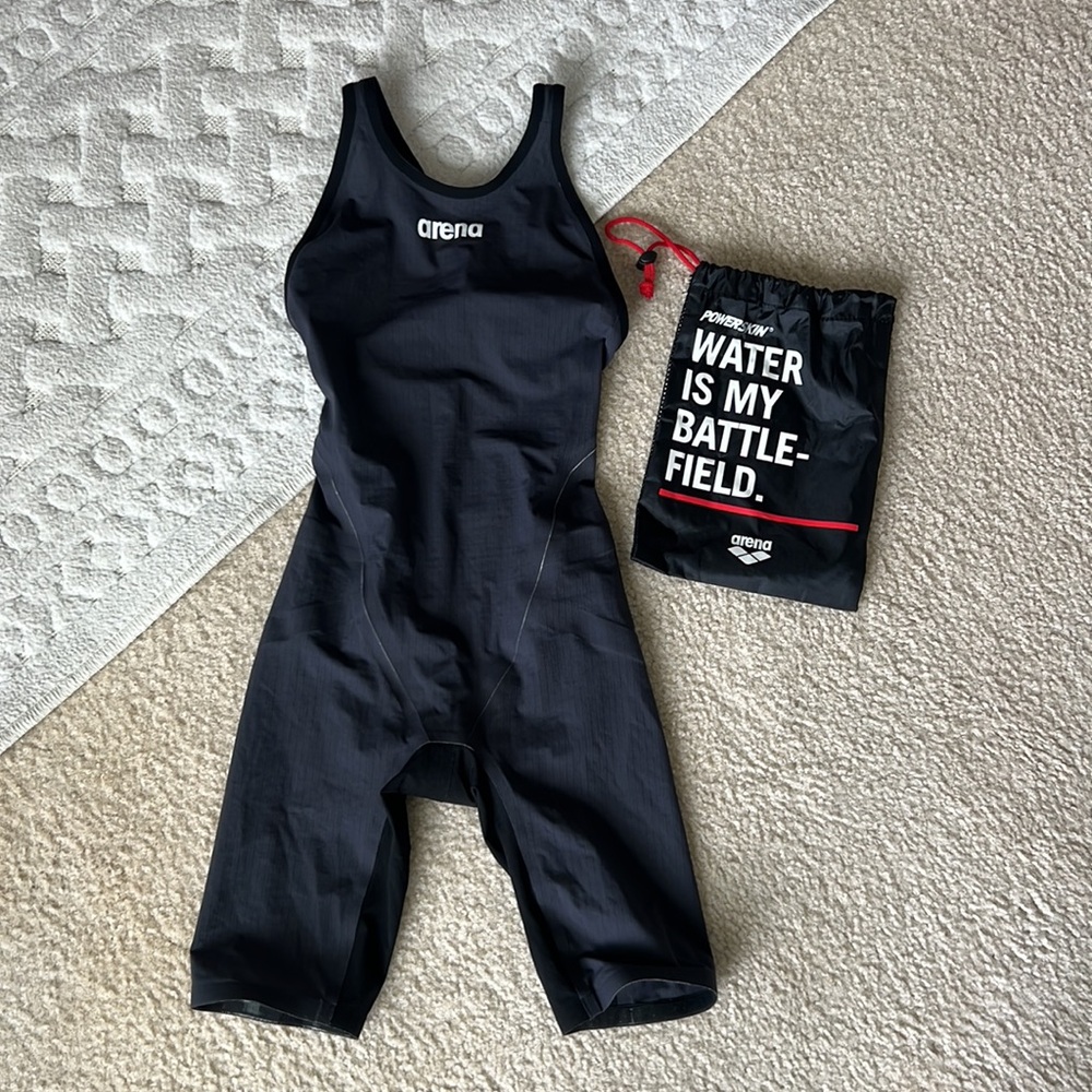 Arena Powerskin Carbon Tech Suit Women’s size 24 (USA) perfect condition